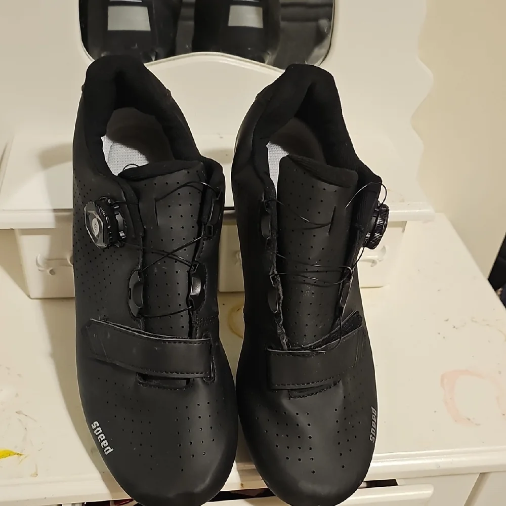 Men's Black Athletic Cycling Shoes with Dial Closure